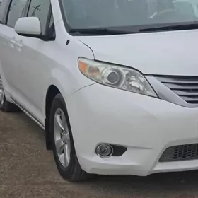 Toyota Sienna 2013