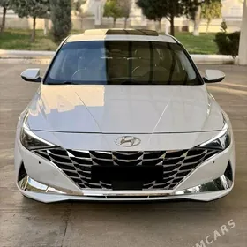 Hyundai Elantra 2022