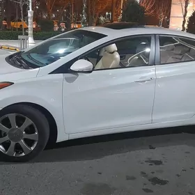 Hyundai Elantra 2012