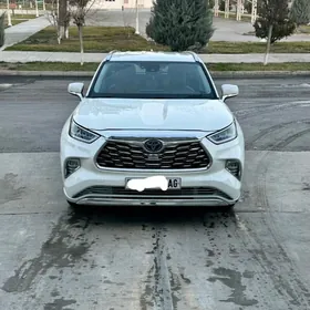 Toyota Highlander Hybrid 2020