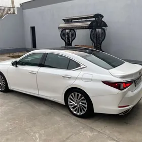 Lexus ES 350 2022