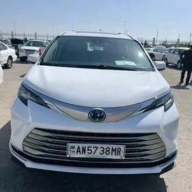 Toyota Sienna 2022