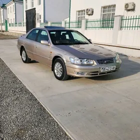 Toyota Camry 2000