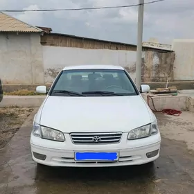Toyota Camry 2000