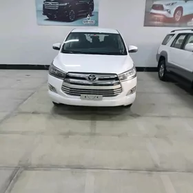 Toyota Innova 2020