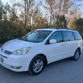 Toyota Sienna 2004