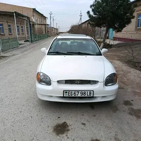 Hyundai Sonata 2000