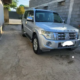 Mitsubishi Pajero 2013