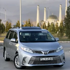 Toyota Sienna 2016