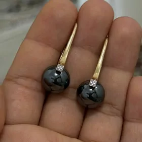 Gyzyl yerewan gulakhalka