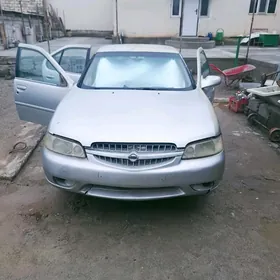 Nissan Altima 2000