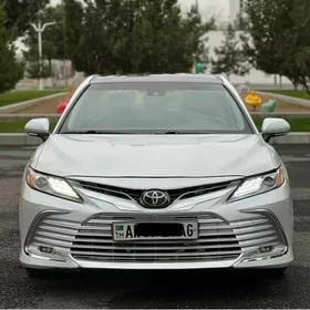 Toyota Camry 2020