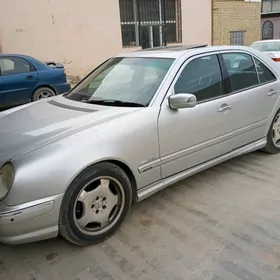 Mercedes-Benz E55 AMG 2000