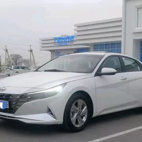Hyundai Elantra 2022