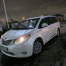 Toyota Sienna 2015