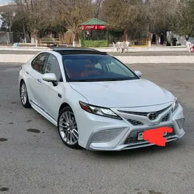 Toyota Camry 2021
