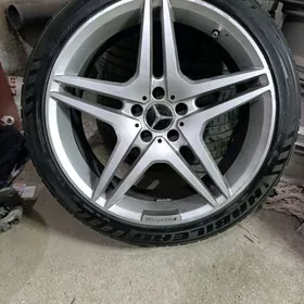 Mercedes Amg Disga R19