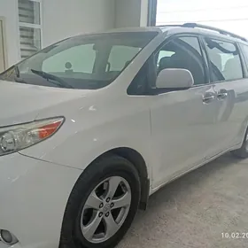 Toyota Sienna 2012