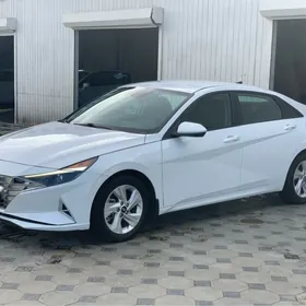 Hyundai Elantra 2022