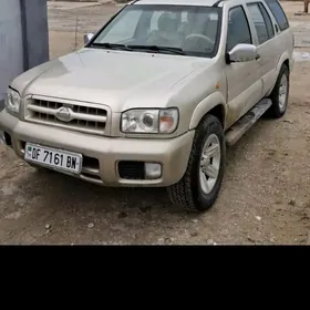 Nissan Pathfinder 1999