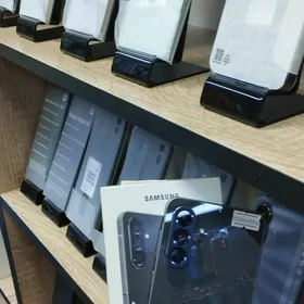 Samsung a56  12/256gb