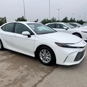 Toyota Camry 2025