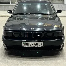 BMW 525 1990