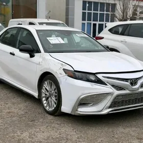 Toyota Camry 2022