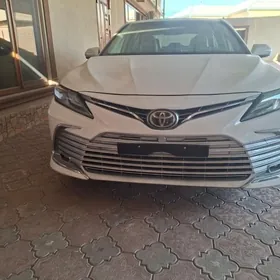 Toyota Camry 2021