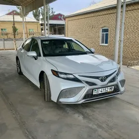 Toyota Camry 2021