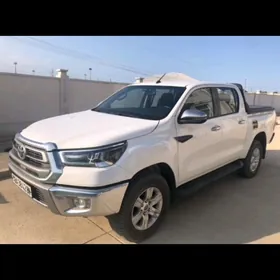 Toyota Hilux 2022