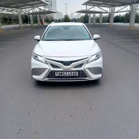 Toyota Camry 2021