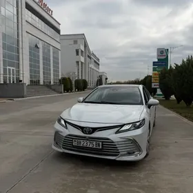 Toyota Camry 2019