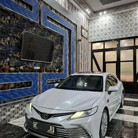 Toyota Camry 2020