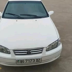 Toyota Camry 2000