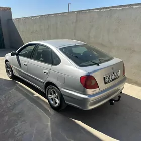 Toyota Avensis 2000