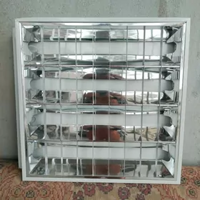 Светильник потолочный.