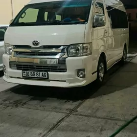 Toyota Hiace 2015