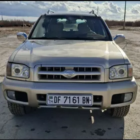 Nissan Pathfinder 1999