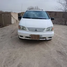 Toyota Sienna 2001