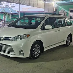 Toyota Sienna 2019