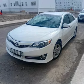 Toyota Camry 2013