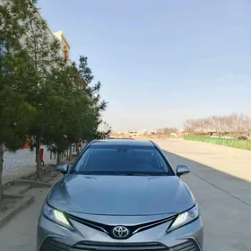 Toyota Camry 2020