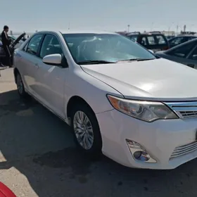 Toyota Camry 2014