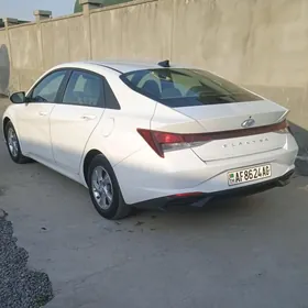 Hyundai Elantra 2021