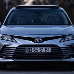 Toyota Camry 2021