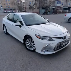 Toyota Camry 2020