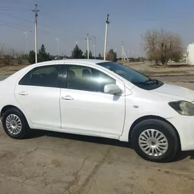 Toyota Yaris 2010