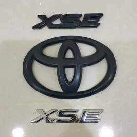 Toyota emblema morda