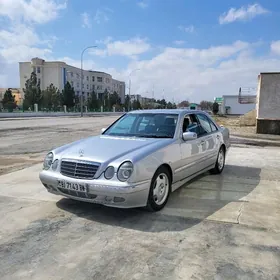 Mercedes-Benz E320 2001